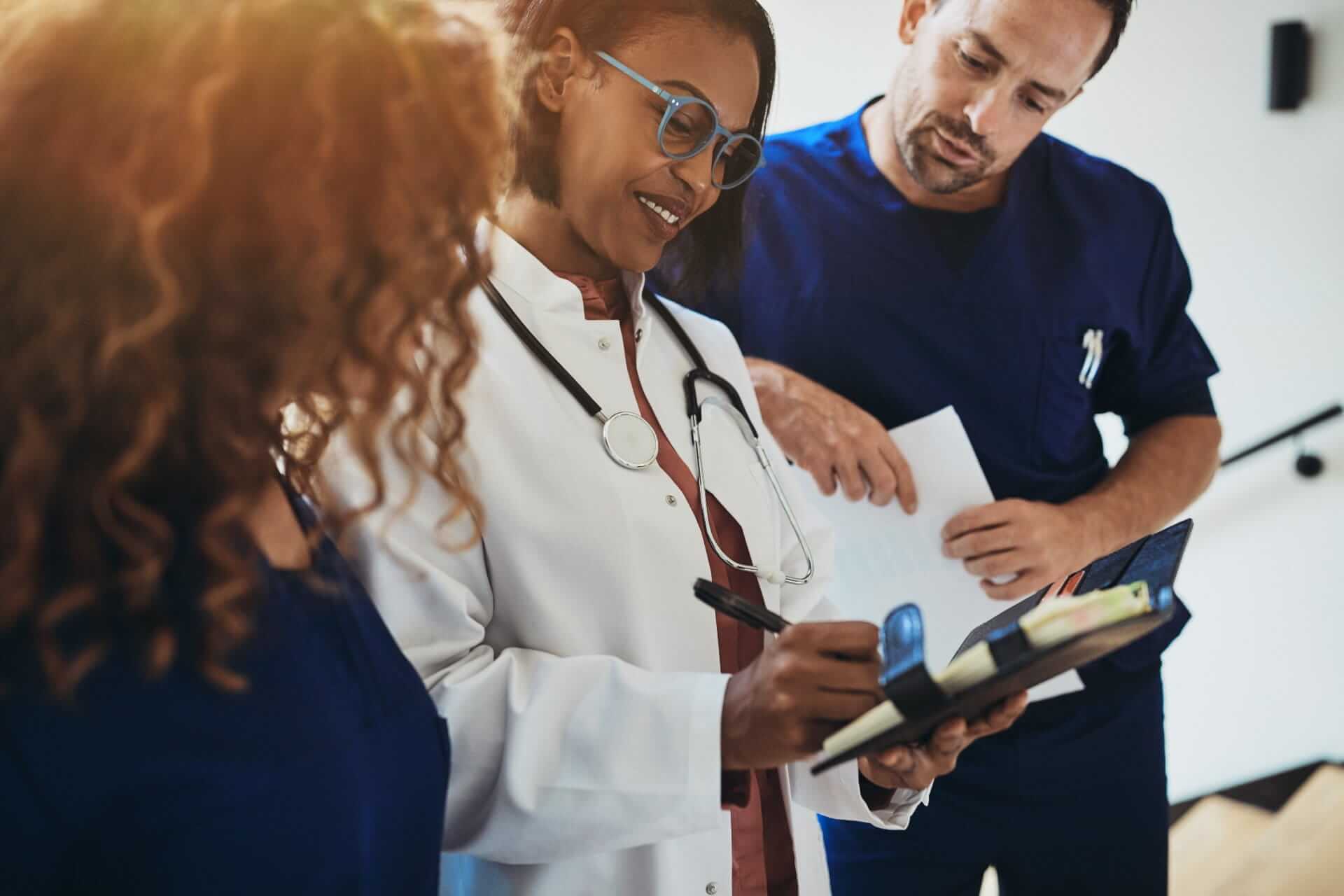 private healthcare plan comparison, medical professionals dicussing best options